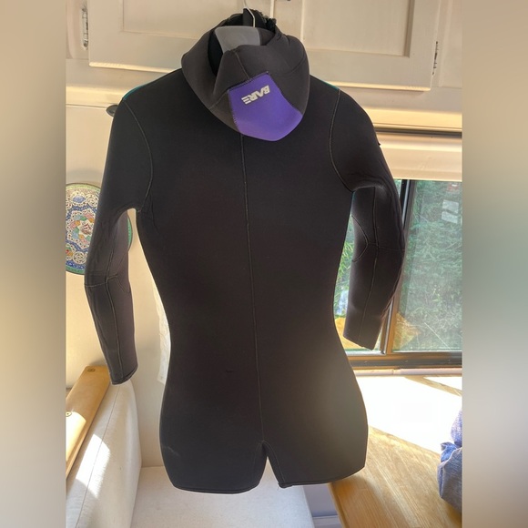 Bare wetsuit Size 10T - Picture 2 of 6